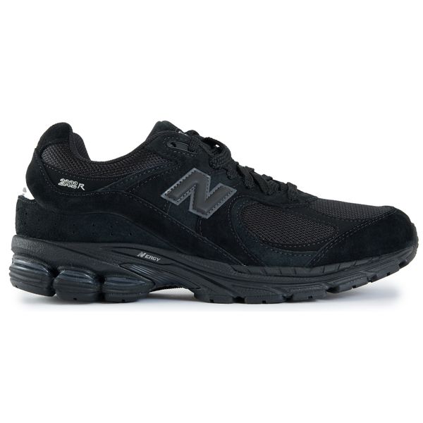 Mens New Balance 2002R Sneakers In Black | Soletrader