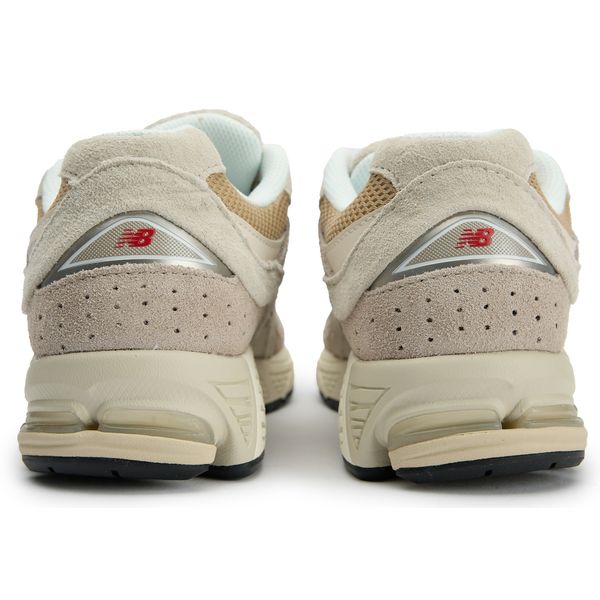 Womens New Balance 2002R Sneakers In Natural/Cream | Soletrader
