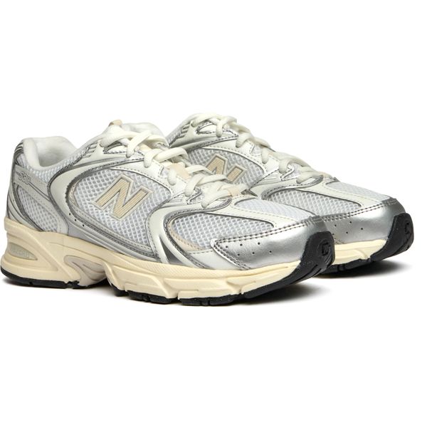 Womens New Balance 530 Sneakers In White | Soletrader