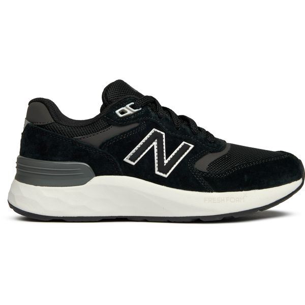 Womens New Balance Freshfoam 880 Trainers In Black | Soletrader