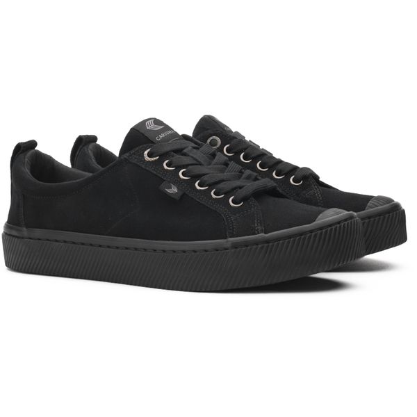 Mens Cariuma Oca Low Sneakers In Black | Soletrader display picture 1