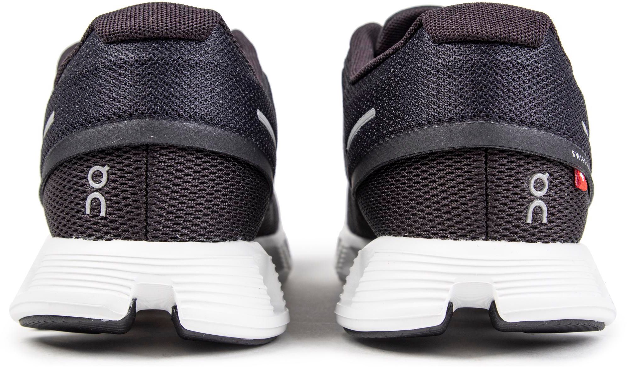 Womens On Cloud 5 Sneakers In Black/White | Soletrader