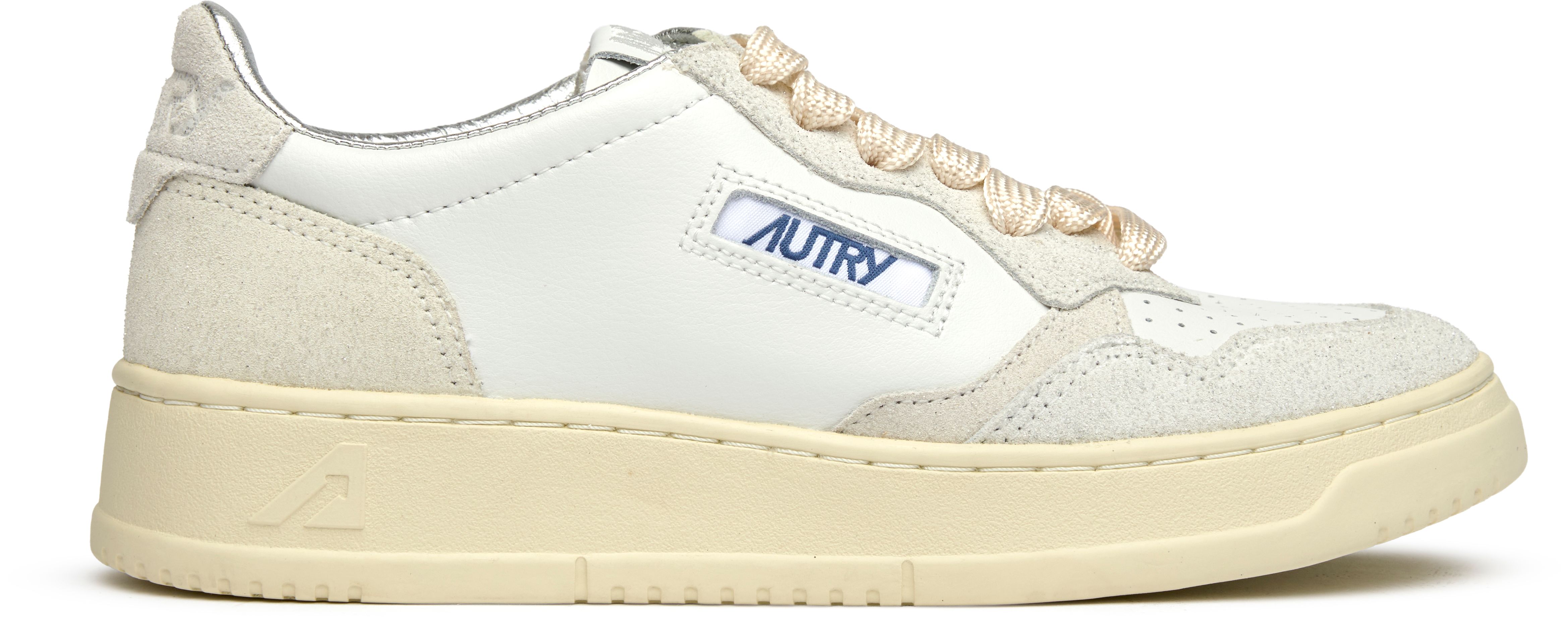 Womens Autry Medalist Low Sneakers In White | Soletrader