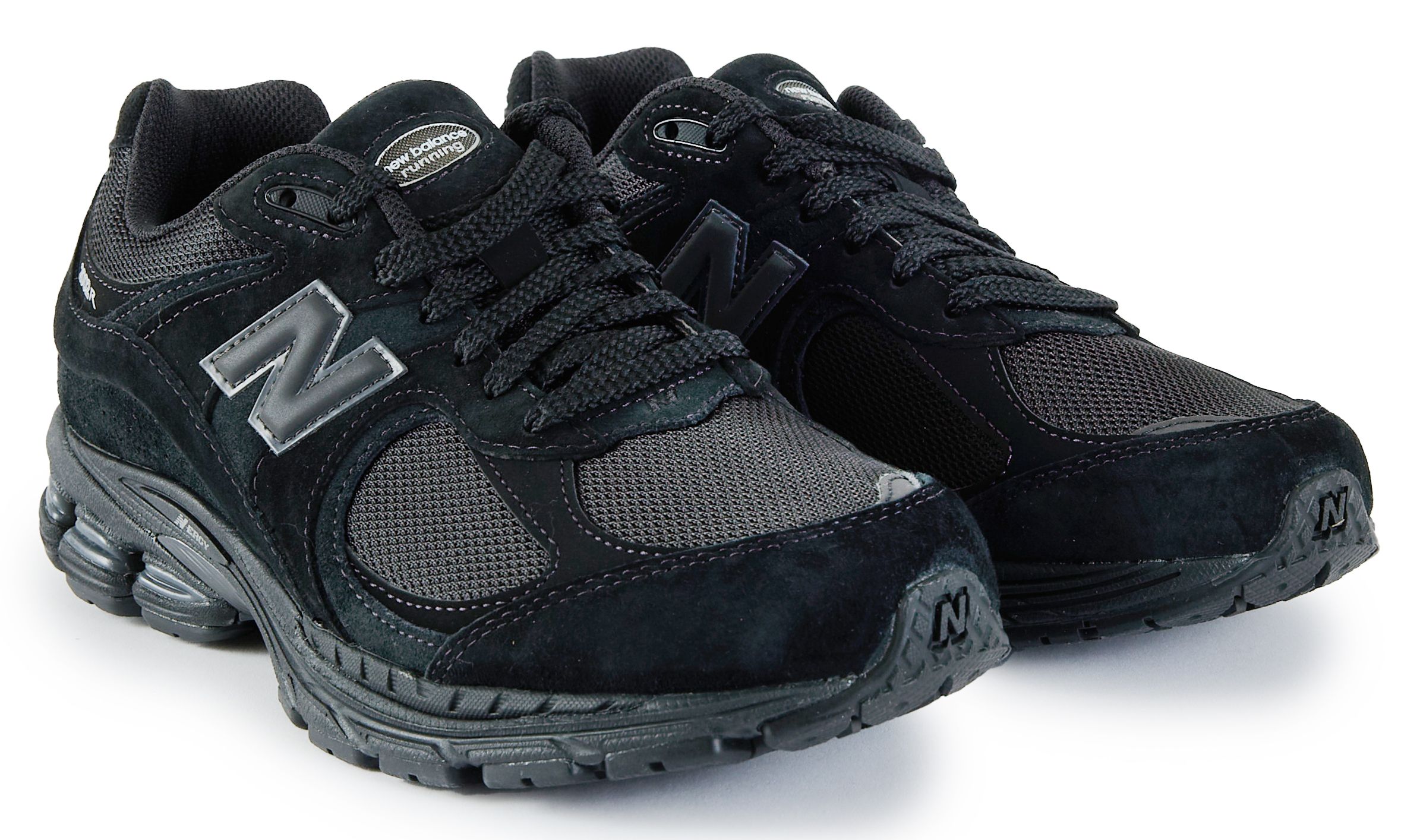 Mens New Balance 2002R Sneakers In Black | Soletrader
