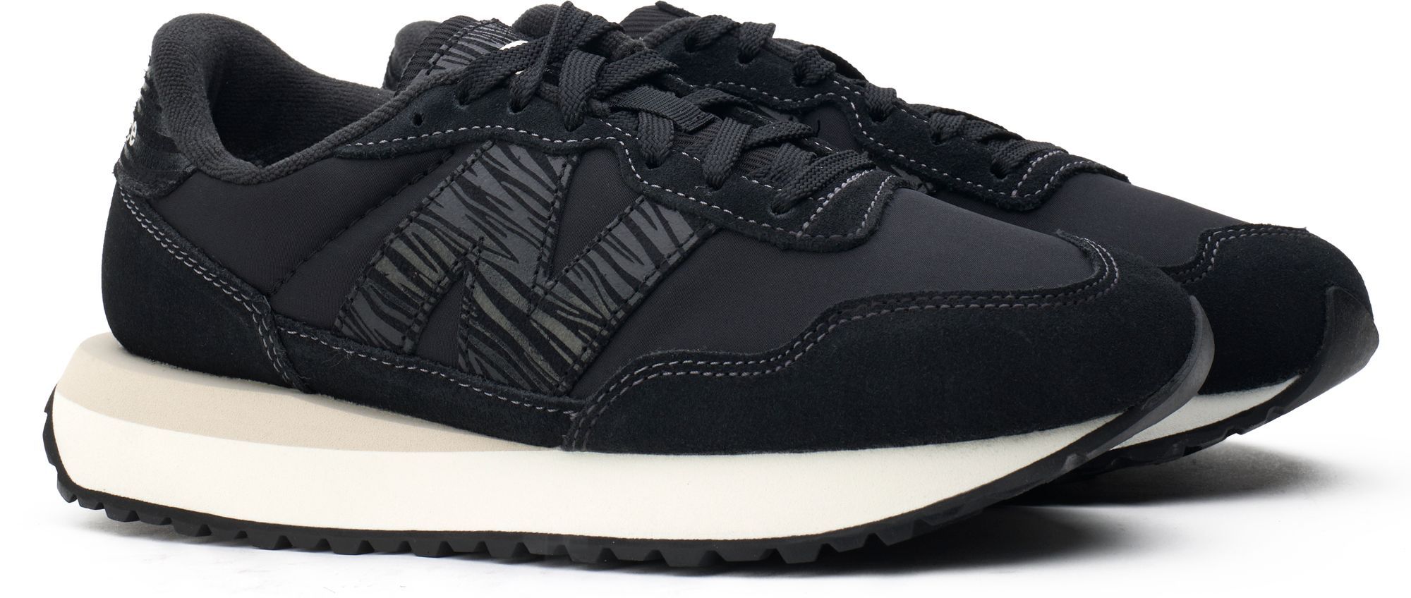 Womens New Balance 237 Sneakers In Black Soletrader