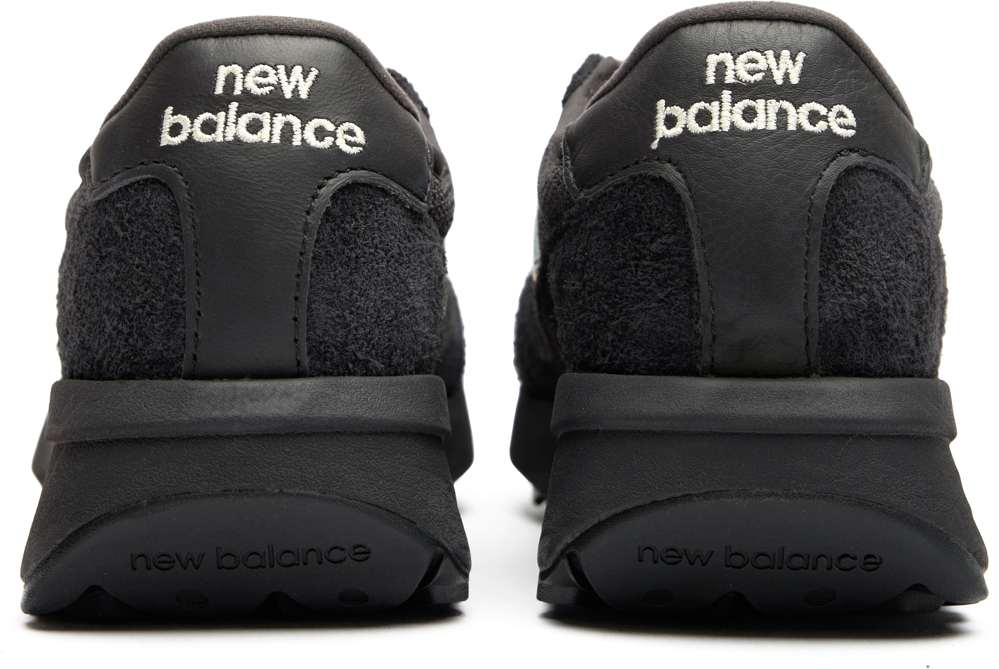 Womens New Balance 370 Sneakers In Black/White | Soletrader