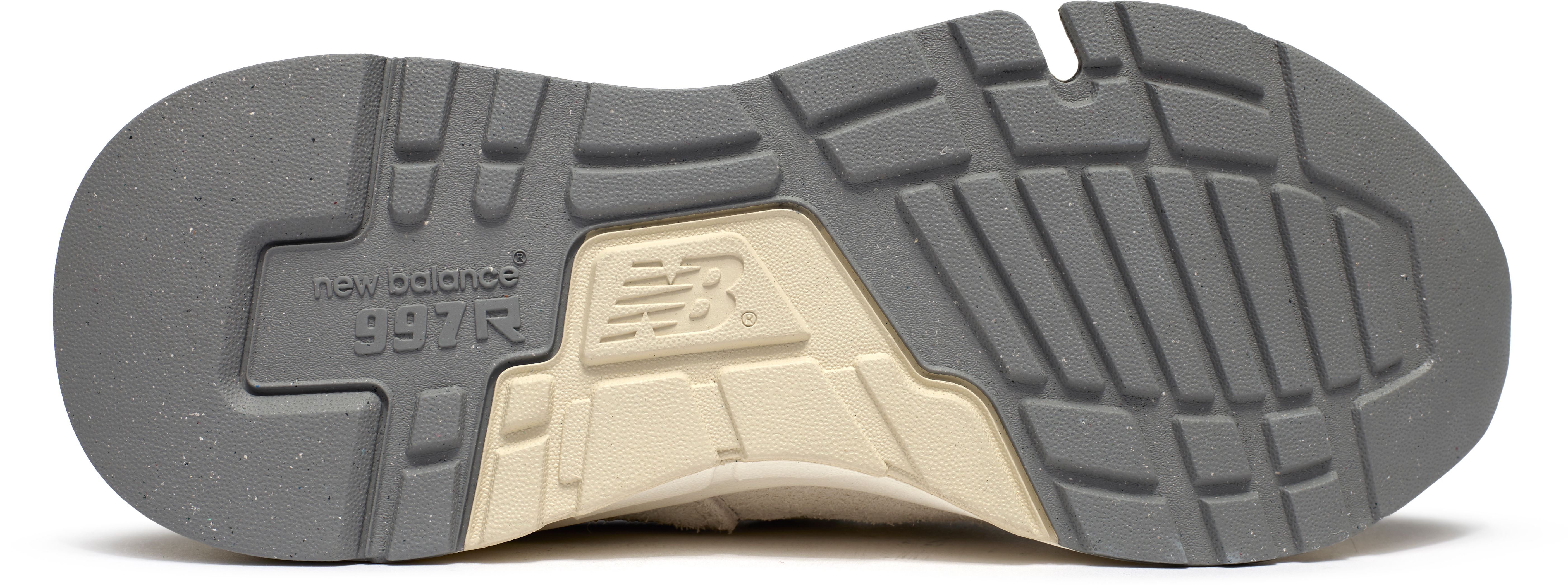 Womens New Balance 997 Sneakers In Creme | Soletrader
