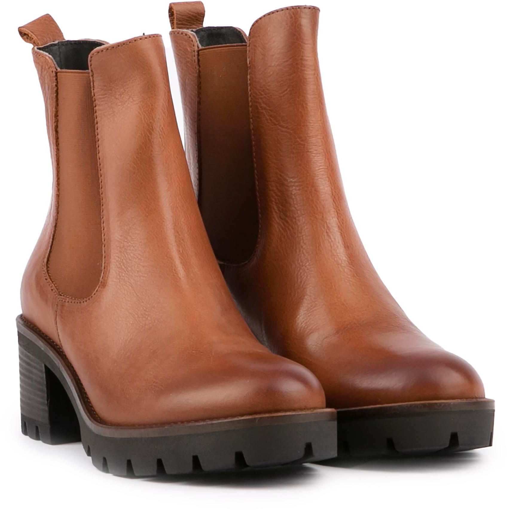 Womens Sole Made In Italy Teramo Chelsea Boots In Tan Soletrader